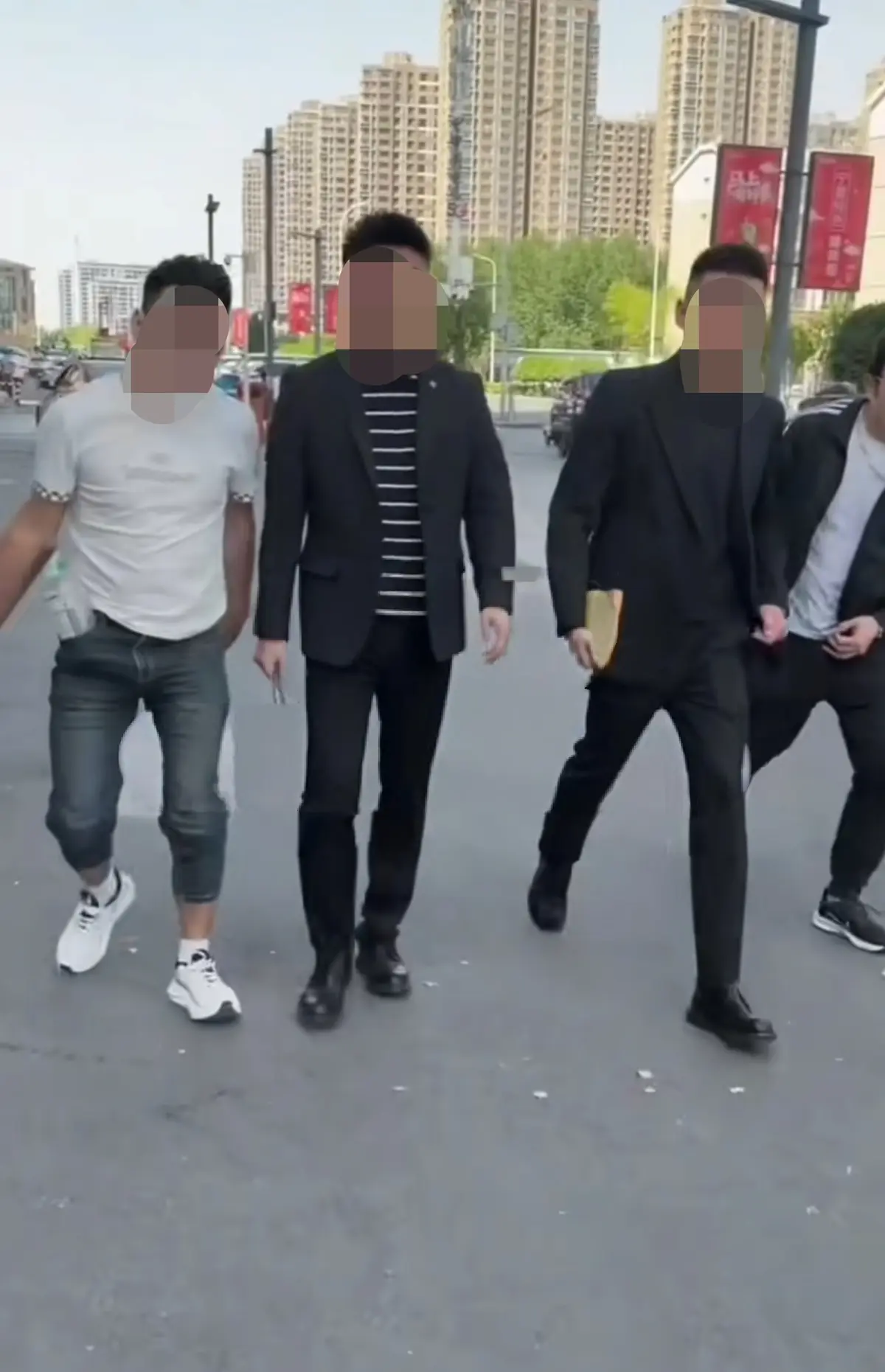想看《宁夏4V1事件》未删减来龙去脉？含网红马林视频全过程，免费在线HD高清播放，宁夏4V1事件别错过！