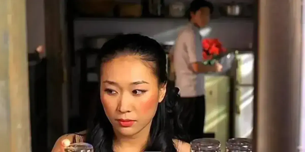 《爱的色放》-2001年韩国经典电影，朴在浩执导，演绎偷窥与禁忌之恋，以光州事件为背景，未删减高清中字资源免费看