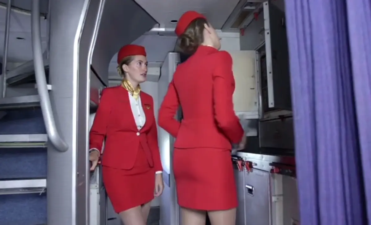 《法国空姐2019(多塞尔航空)》高清无删减-免费在线观看法国电影全集-《法国空姐》手机观看完整版