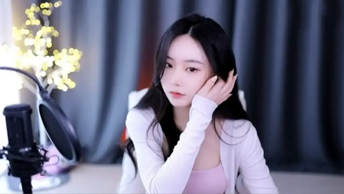 免费解锁《糖心少女Vlog唐伯虎系列全纪录》—唐伯虎系列高能幕后花絮—1080P高清画质流畅播放—无广告在线观影