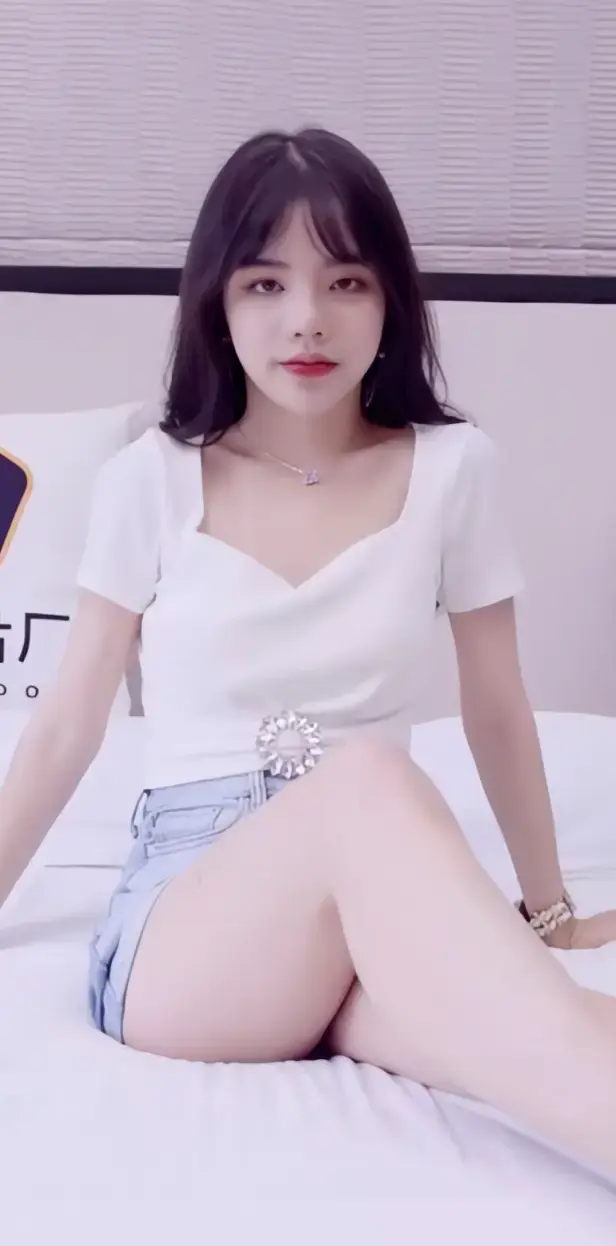《潘甜甜三部曲》HD高清无广告在线观看_《潘甜甜封神全集》全集迅雷/阿里云盘流畅下载：记录少女心路蜕变的暗黑影像诗-潘甜甜三部曲引全网疯抢资源！