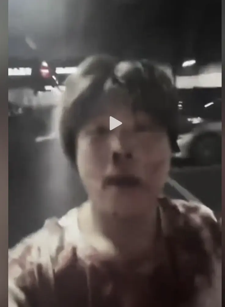 《深圳网红赵俊逸被打视频》1080P超清无删减免费在线观看，深圳网红赵俊逸被打视频事件还原全集蓝光HD播放，夸克网盘下载