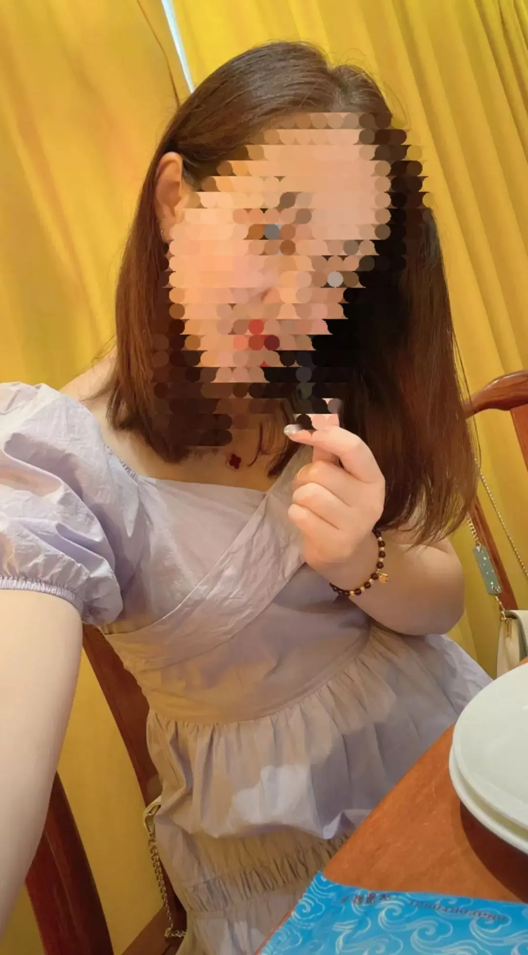 《盐城金店一拖三事件完整视频》《盐城周大福一拖三视频》