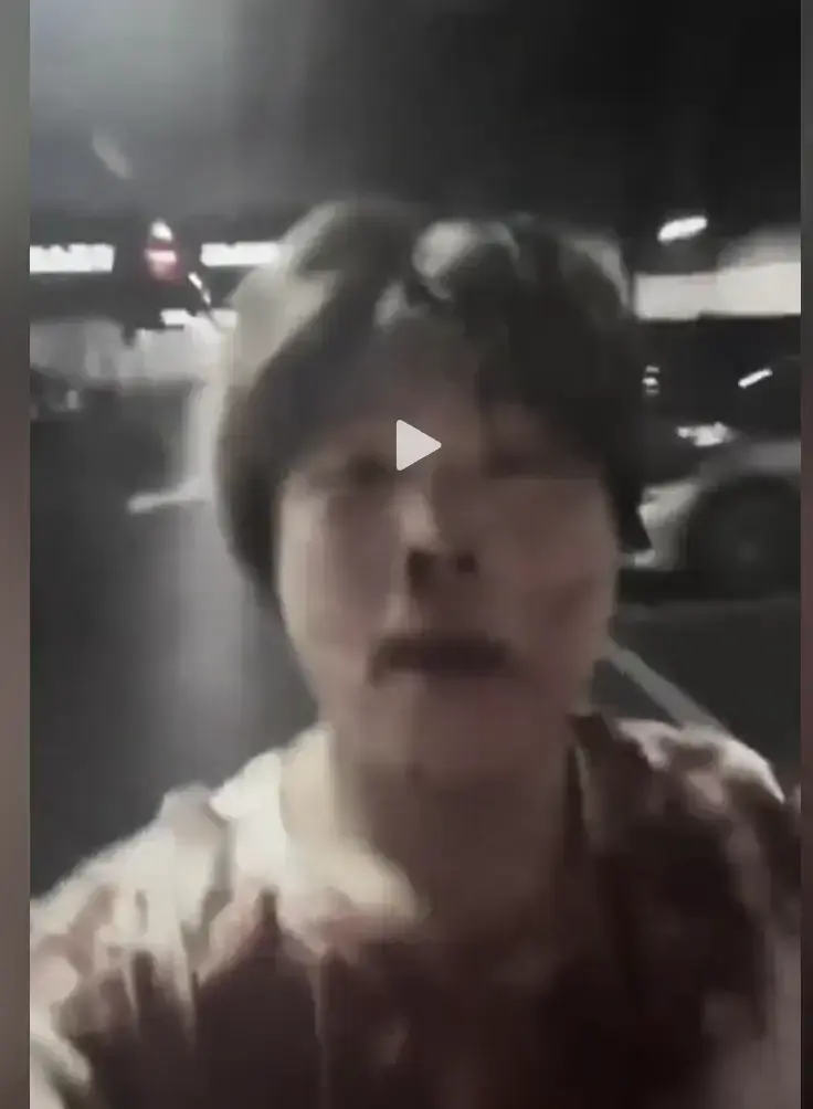 《深圳网红赵俊逸被打视频》1080P高清无删减免费在线观看，深圳网红赵俊逸被打视频事件还原全集蓝光HD播放，夸克网盘下载