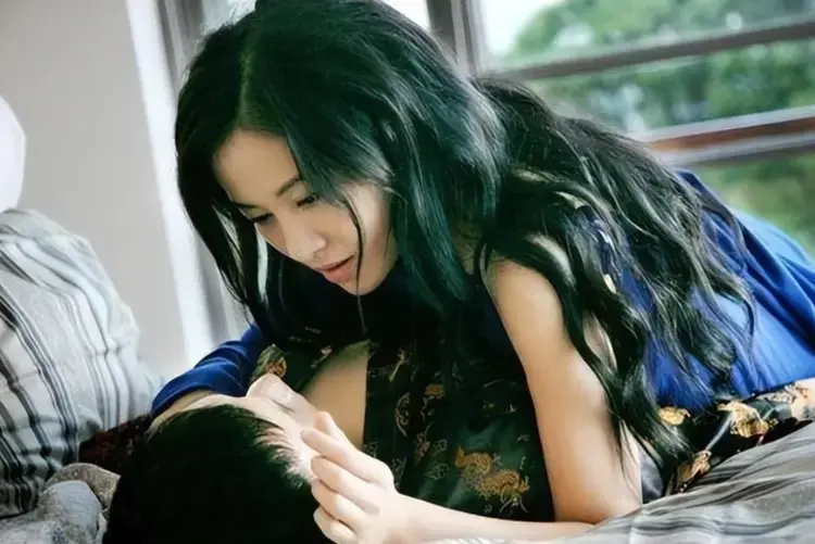 金牌影视力荐！韩国电影《嫂嫂情事》完整版高清无删减免费看 - 《嫂嫂情事》震撼剧情在线无广告播放 - VS影视网