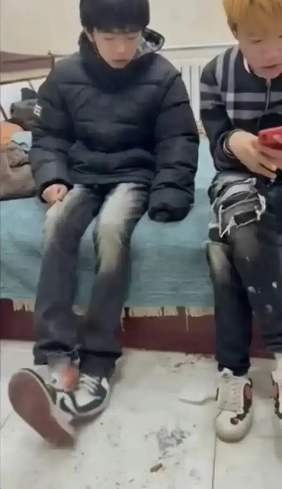 在线免费看《校园轻奢男孩》视频全过程 - 聚焦轻奢二人组 - HD高清画质无卡顿 - 校园轻奢男孩精彩不断